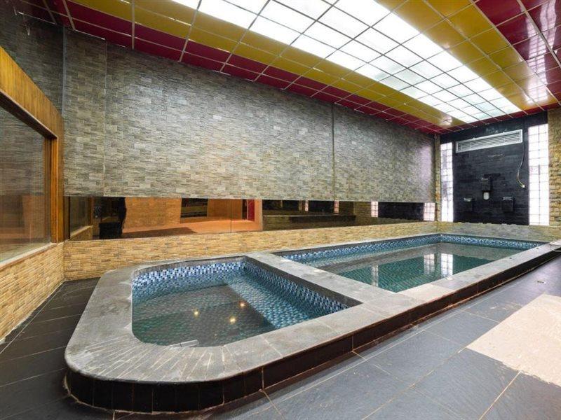 Glamour Hotel And Spa Медан Экстерьер фото